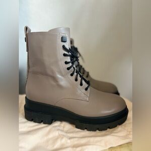 La Canadienne Combat boot size 38.5